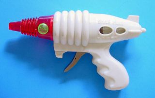 1950s Tin Friction 7.  75 " Space Pilot X Ray Gun Toy White W Red Tip