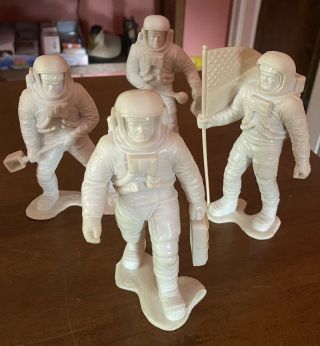(4) 1970 Louis & Marx Plastic Astronaut Space Figures