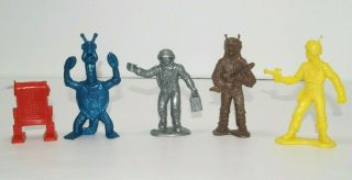 Vintage Plastic Alien Astronaut Robot Outer Space Toy Action Figures
