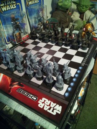Star Wars Classic Chess Set Game 32 Piece Gameboard Disney 2014 Hasbro