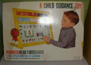 VINTAGE CHILD GUIDANCE TOY - MAGNETIC READ ' N ' RITE BOARD - NEAT - 2