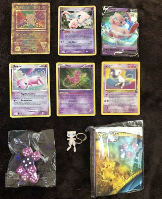 Pokémon Six Mew Cards,  Pin,  Purple Die  Card Holder Mini Book