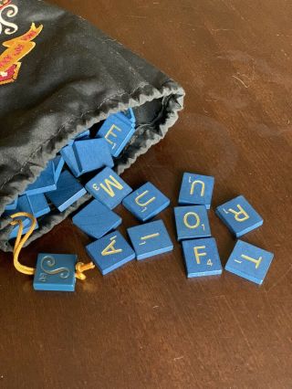 100 Wood Scrabble Tiles Gold Letters Blue 1998 50th Anniversary (complete Set)