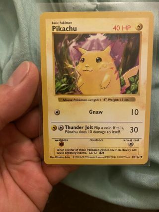 1999 Pokemon Card Pikachu 58/102 Shadowless Yellow Cheeks