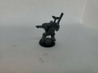 Warhammer 40k Space Marine Captain With Chainsword 3