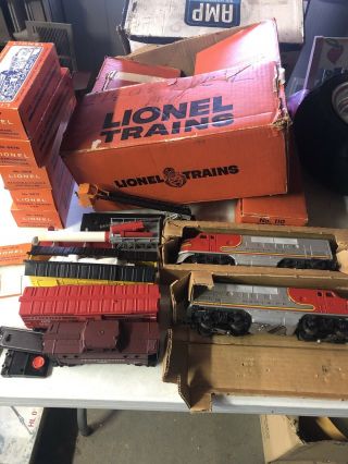 Lionel 2383 Sante Fe Train & Bonus Cars With Boxes,