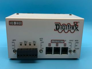 Digitrax - Db220 Dual 3/5/8 Amp Auto Reversing Dcc Booster