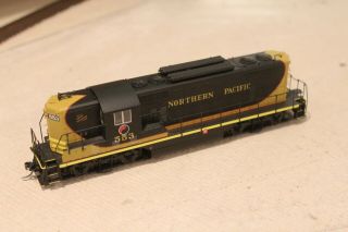 Np Northern Pacific Proto 2000 Gp7 553 (wheels & Gears) Dcc In Ho Scale