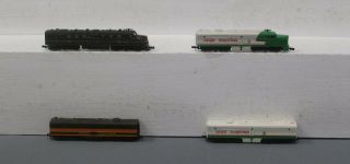 Con - Cor N Haven,  Christmas & Great Northern Diesels (Powered and Dummy) [4] 2