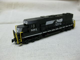 Toy & Hobbies,  Model Railroad & Train,  Z Scale Norfolk Southern Locomotive