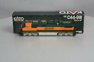 Kato 37 - 1901 Bnsf Ge C44 - 9w 976 Diesel Locomotive Ln/box