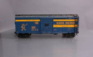 Aristo - Craft 46027 Alaska Railroad Boxcar - Metal Wheels