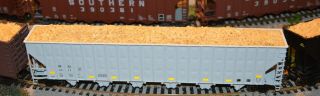 Ho Scale Walthers Georgia Pacific 7,  000 Cf Wood Chip Hopper With Load Train