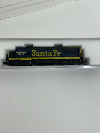 Atlas 4451 N Scale Kato Ge U25b Santa Fe Diesel Locomotive