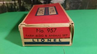 This Actually Is Lionel Plasticville 》957 Farm Building And Animal Set