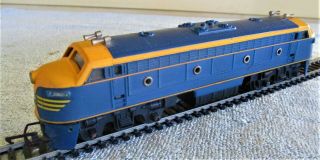 Hornby Tri - ang Triang Victorian Railways VR Diesel Locomotive,  HO OO 2