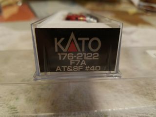 Kato N Scale AT&SF Santa Fe EMD F7A.  176 - 2122.  and Runs. 2