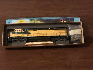 Ho Scale Athearn Blue Box C44 - 9w Powered Cnw No Road Number