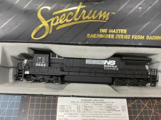 BACHMANN Spectrum NORFOLK SOUTHERN GE Dash 8 - 40C Diesel locomotive 85018 HO 2