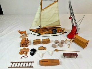 Mth 152 Crossing Gate/sail Boat/iron Kettle/luggage/fire Wood Ect.  G Scale