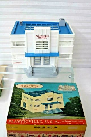 Plasticville 1958 Hospital W/2nd Floor & All Furniture As Top Insert