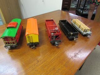 5 Lionel Lines Pre War Tin Plate 812,  814,  817,  2811 & 2816 O - Scale Freight Cars