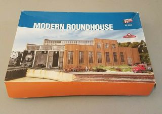 Walthers Cornerstone Ho Scale Modern Roundhouse 933 - 2900 Open Box No Instruction