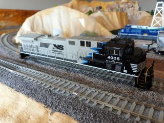 Custom Painted And Decaled Resin Norfolk Southern Ac44c6m Shell 4005.