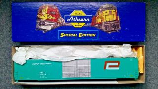 Ho Scale Athearn Special Edition 86ft Hi Cube Auto Parts Boxcar.  Penn Central
