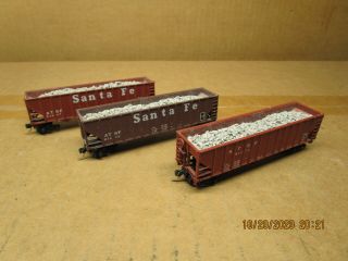 3 Micro - Trains N Scale Santa Fe Hopperw With Gravell Loads - Different Road 