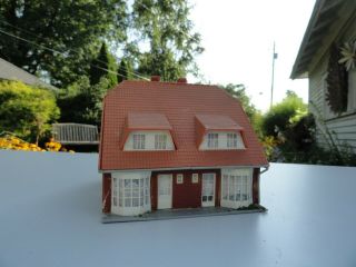 Ho Scale " Red Brick House W/tile Roof " 5 " /6.  25 " /4.  25 " Bin 56