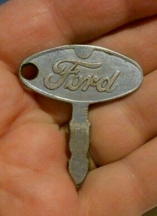 Vintage 1980 ' s LGT14D Ford Tractor Oval Football Head Script Logo Ignition Key 2
