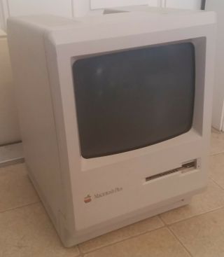 Vintage Apple Macintosh Plus Desktop Computer For Parts/repair - M0001a