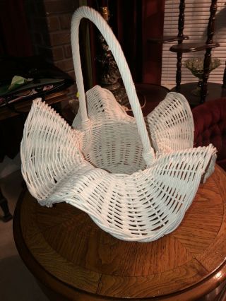 Large Antique White Wicker Basket With Handle Dramatic Ruffled Edge Easter Vtg