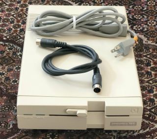 Commodore 1571 Disk Drive For Commodore 64 Or 128 W/cables