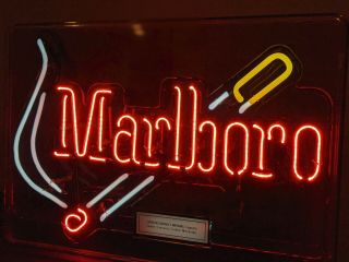Marlboro Cigarettes Neon Light Up Bar Sign Tobacco Advertising - Vintage - 1997