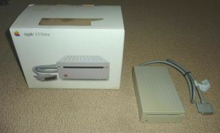 Apple 3.  5 " Floppy Disk Drive Model A9m0106 With Box Great