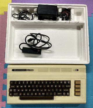 Commodore Vic - 20 Personal Color Home Computer with Box - 2
