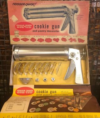 Vintage Wear Ever Trigger Quick Cookie Gun And Pastry Decorator Model 3365