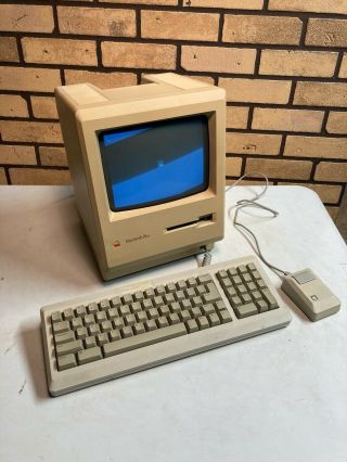 Vintage Apple Macintosh Plus Computer With Mouse & Keyboard