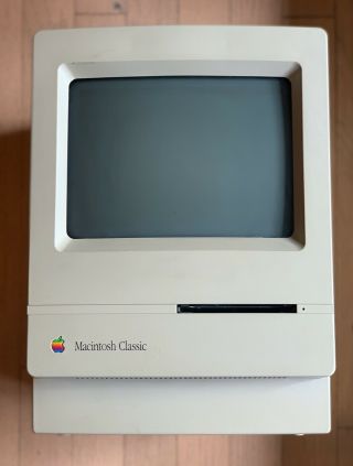 April 1991 Apple M0420 Macintosh Classic Computer