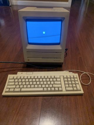 Vintage Apple Macintosh Se With Mouse And Key Board