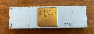 Mostek Mk3880p Z80 Cpu White/gold Ceramic Computer Ic Chip