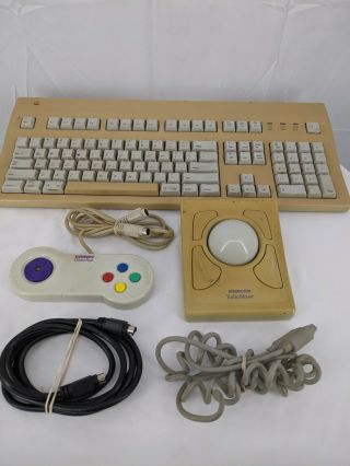 Apple Extended Keyboard Ii M3501 Kensington Turbo Mouse 64210 Gravis Game Pad