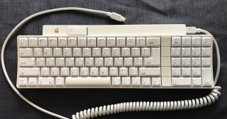 Vintage Apple Macintosh Desktop Bus Keyboard W/ Cable,  Part No.  658 - 4081