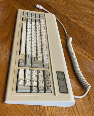 Vintage HI - TEK keyboard,  IBM - AT style,  large connector 3