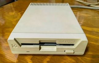 Commodore Amiga External Floppy Disk Drive Model 1011 3.  5 Inch (not)