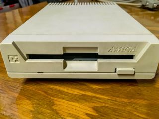 Commodore Amiga External Floppy Disk Drive Model 1011 3.  5 inch (not) 2