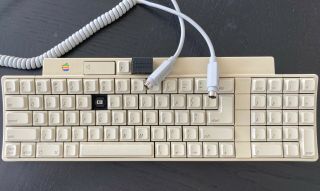 Apple Desktop Bus Keyboard (a9m0330)