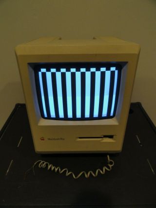 Vintage Apple Macintosh Plus 1mb Model M0001a 1987 Powers To Screen As Pictured